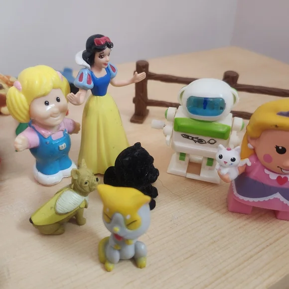 Free Add On Assorted Small Toys - Picture 6 of 6